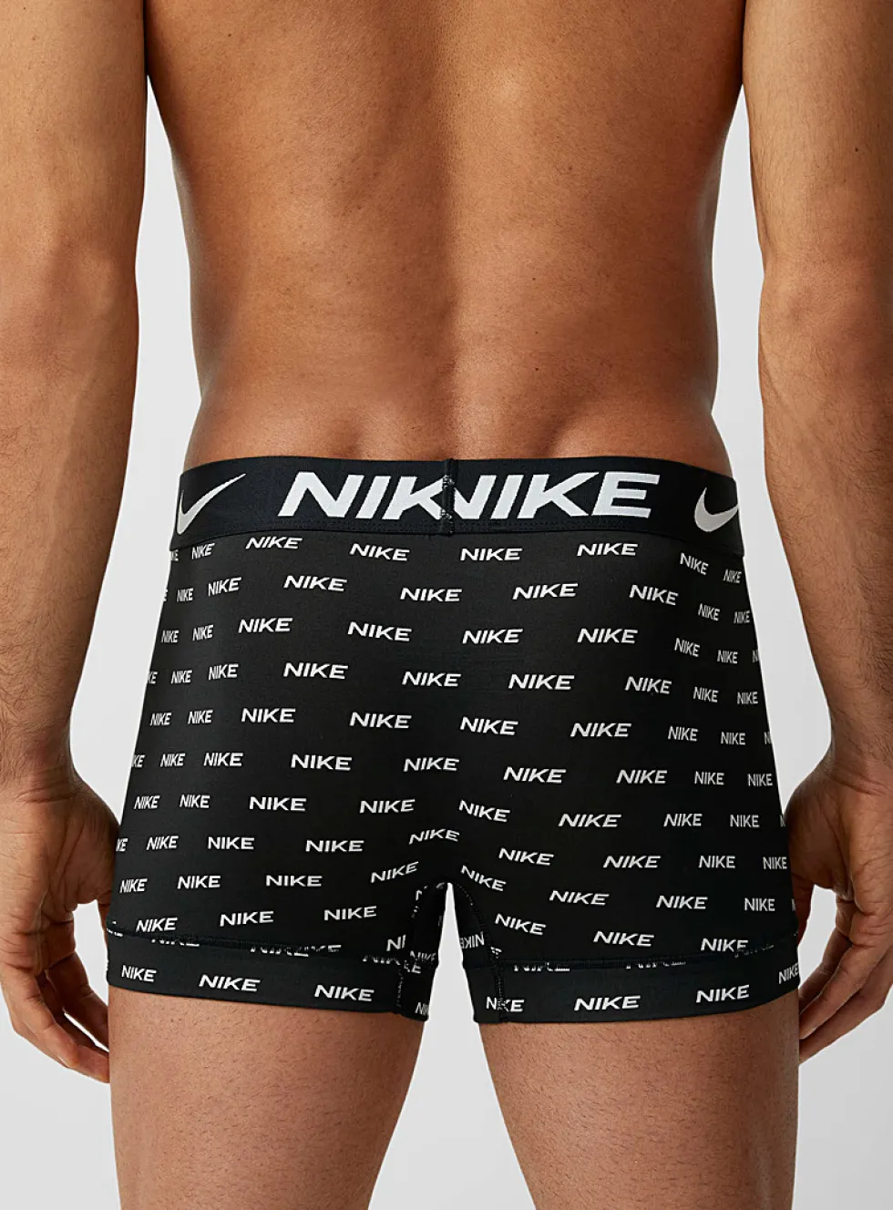 3" logo band trunks