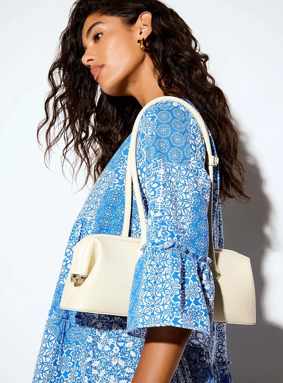 Accent ruffles V-neck printed tunic dress
