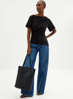 Asymmetrical hem pleated T-shirt