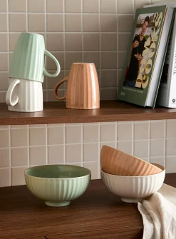 Broad grooves small bowl