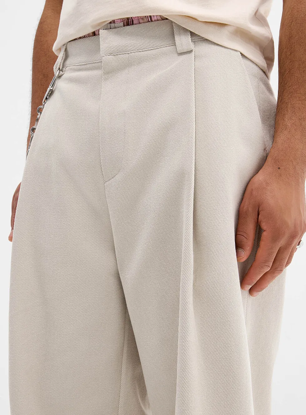 Brushed twill pleated chinos