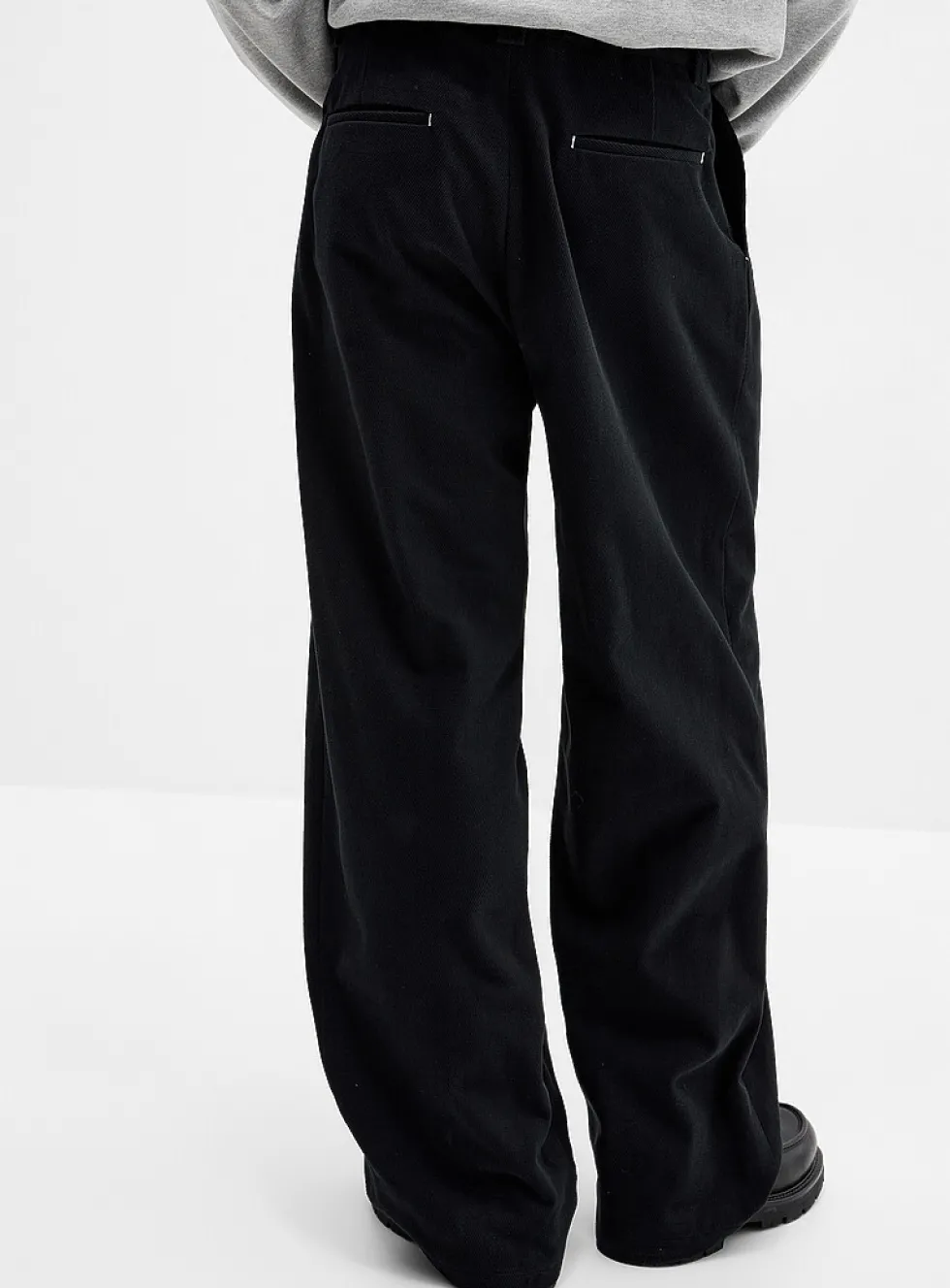 Brushed twill pleated chinos