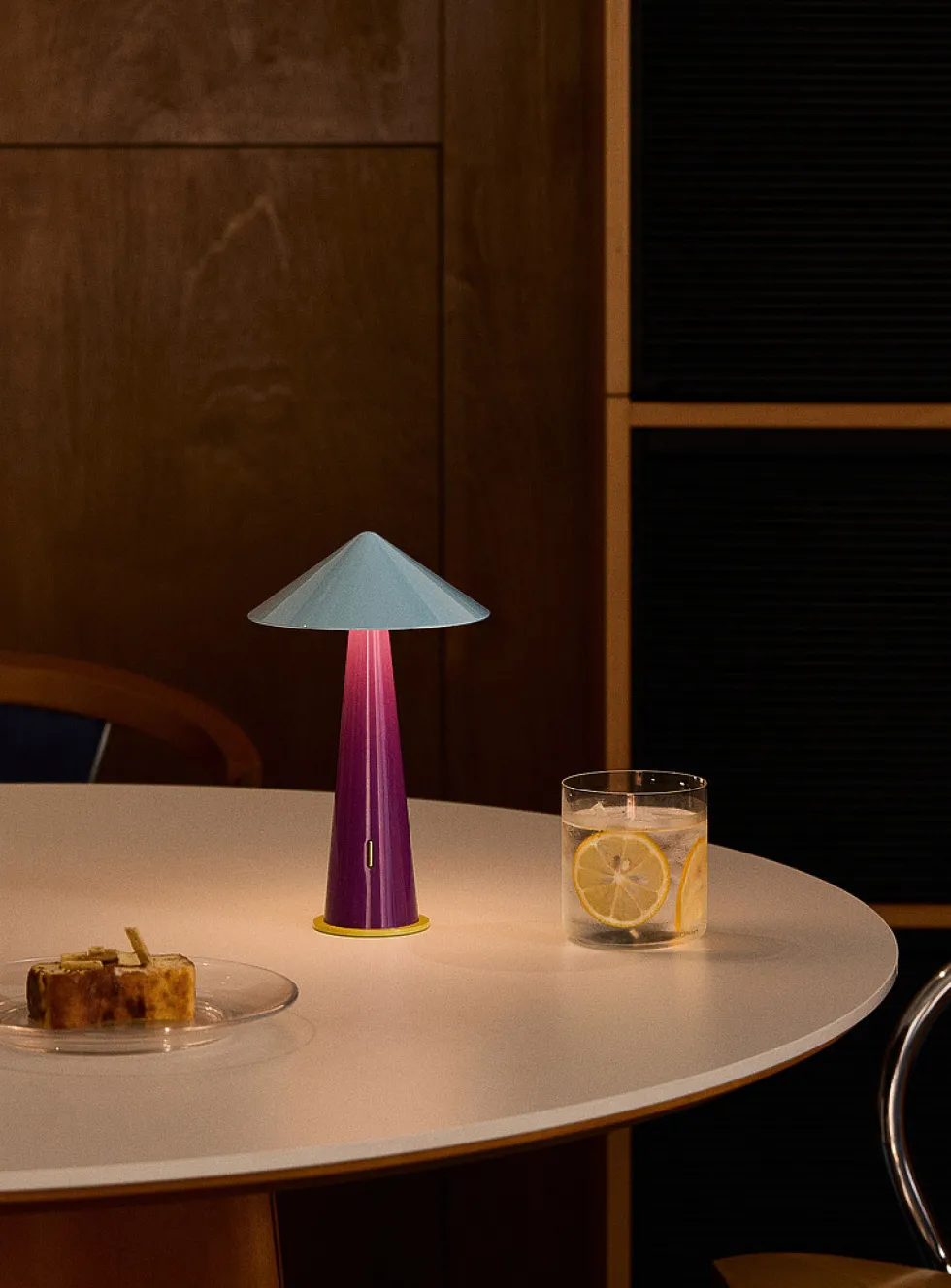 Colourful portable LED lamp
