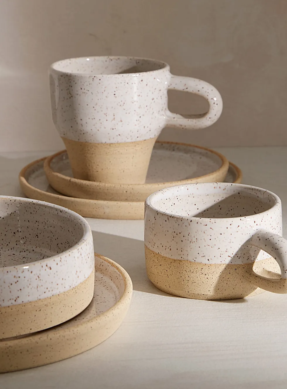 Comforting speckled plate