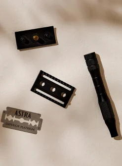Complete shaving box set