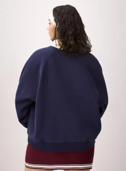 Contrasting collar and embroidery fleece sweater