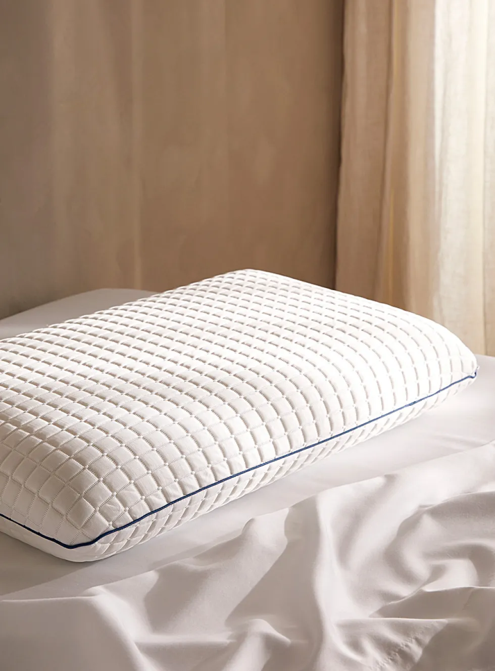 Cooling gel memory foam pillow
