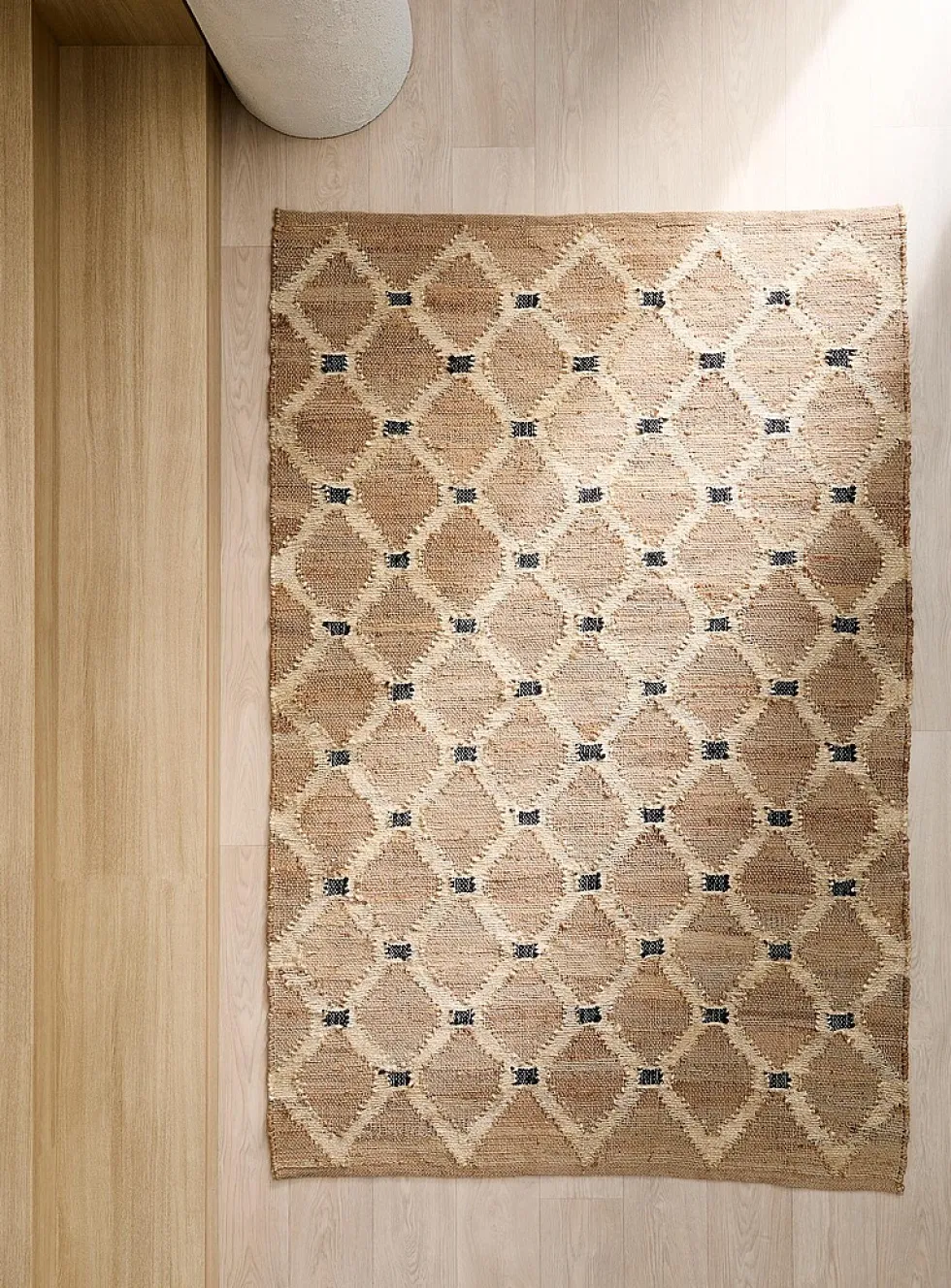 Cotton and jute diamonds pattern rug