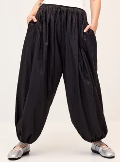 Crinkled fabric barrel-leg jogger