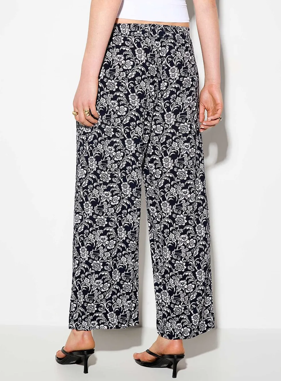 Crinkled texture cropped wide-leg pant