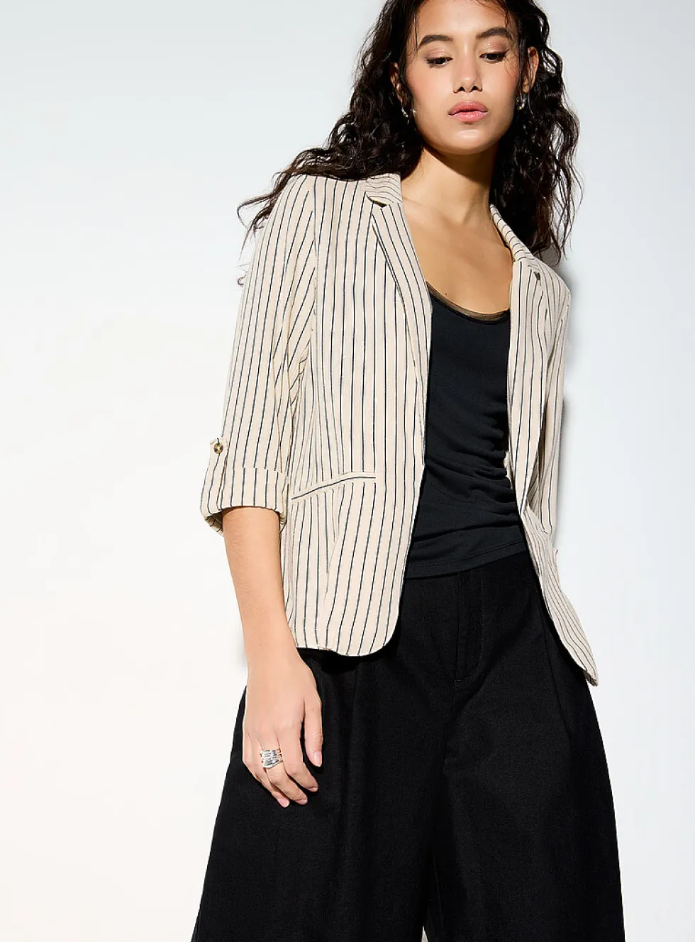 Cropped linen-blend open blazer