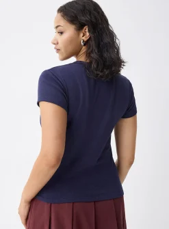 Cute fitted T-shirt