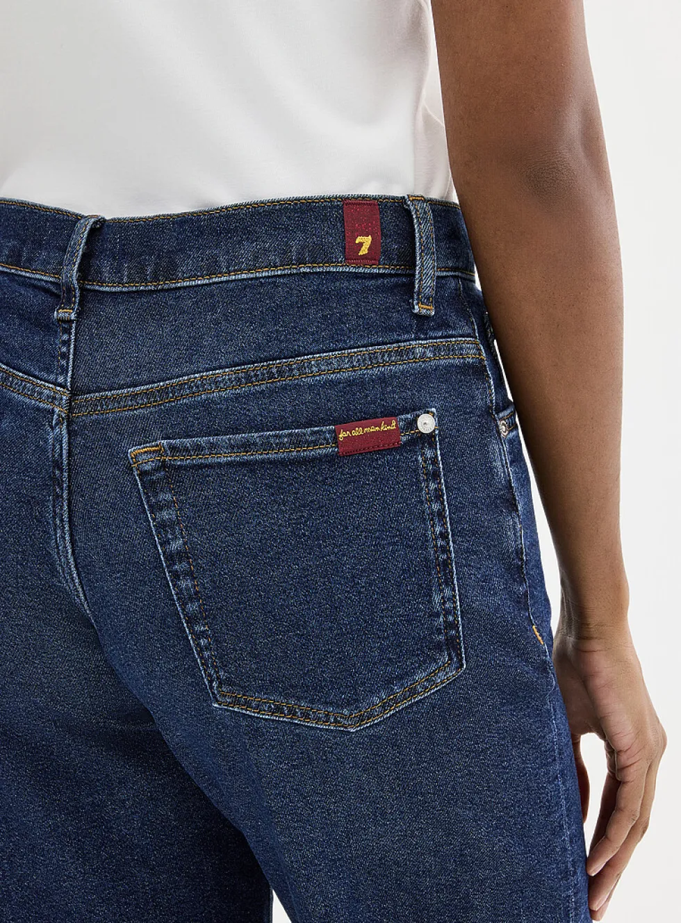 Dark blue stovepipe jean