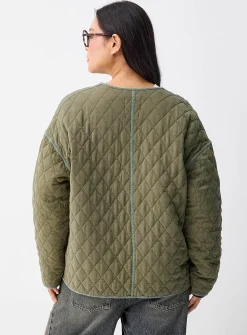 Diamond pattern piped quilted jacket