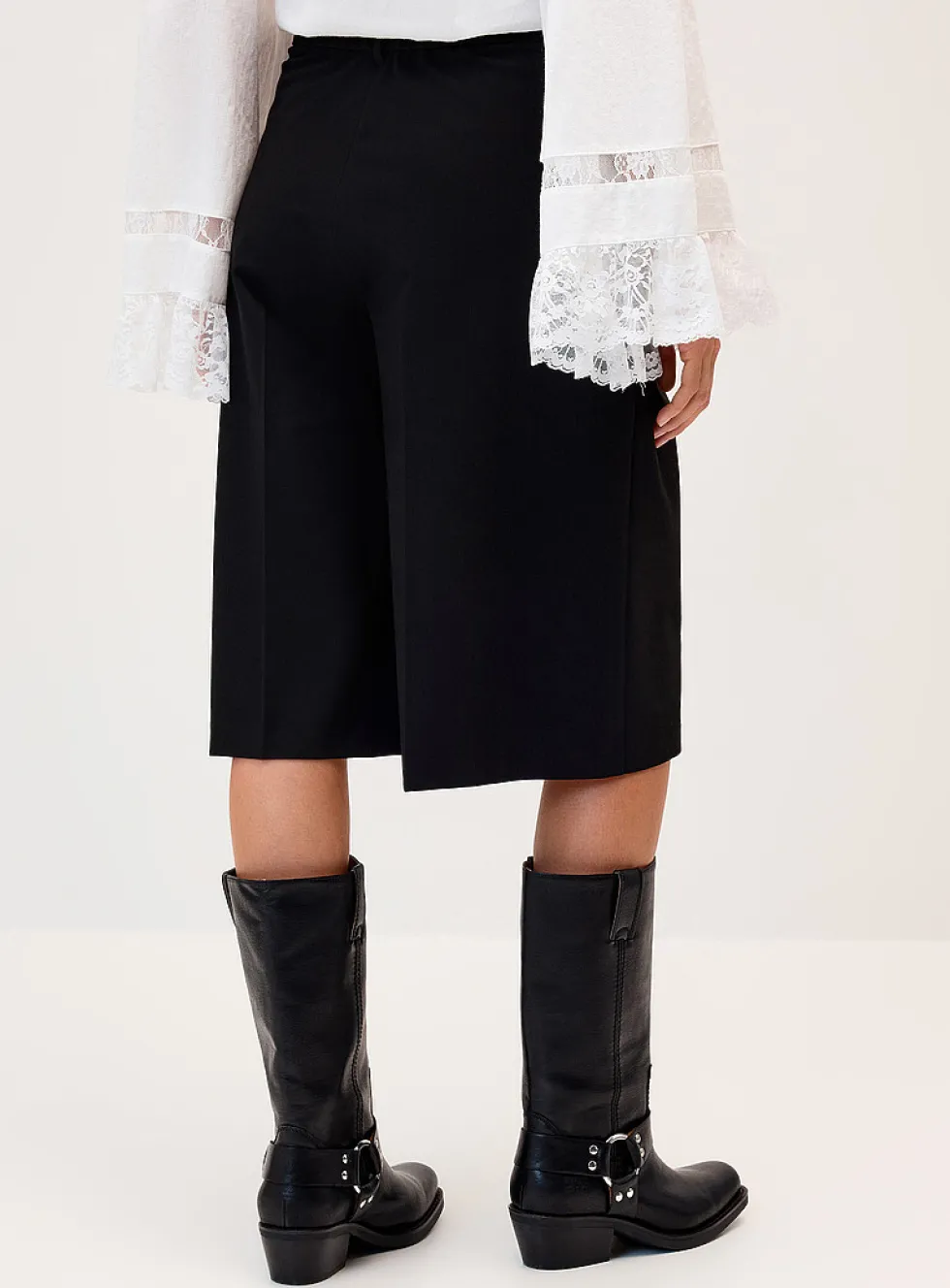 Double-pleated dress Bermuda short