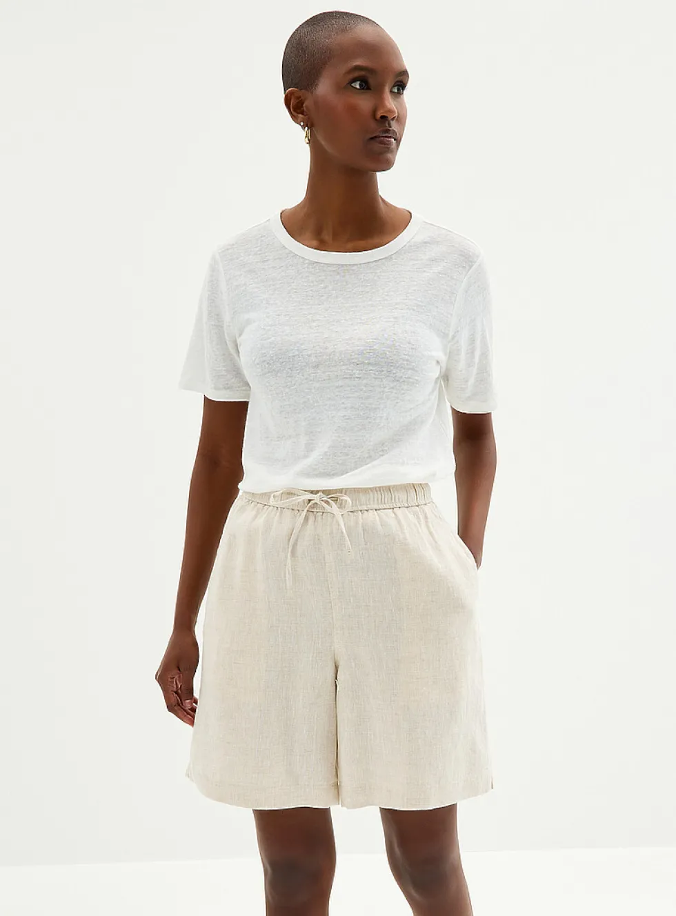 Drawcord waist pure linen Bermuda short