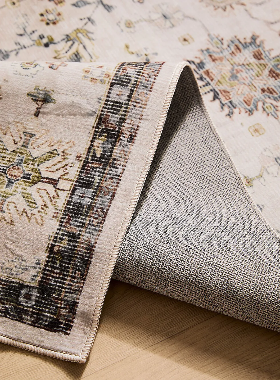 Dreamy flowers Persian-style runner