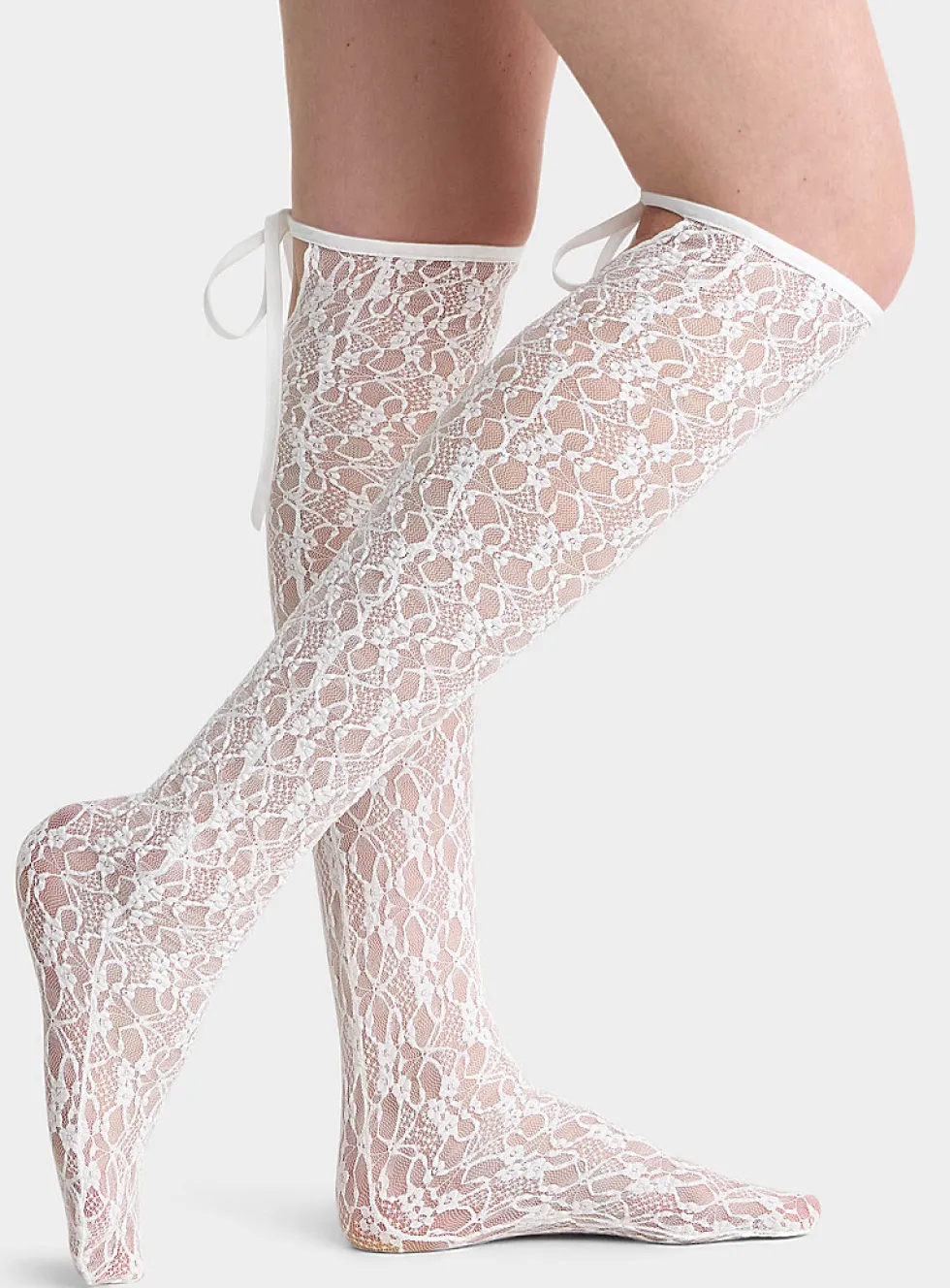 Ebony romantic lace knee-highs