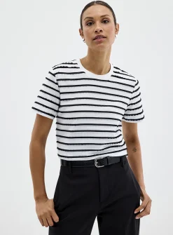 Embossed scalloped stripes T-shirt