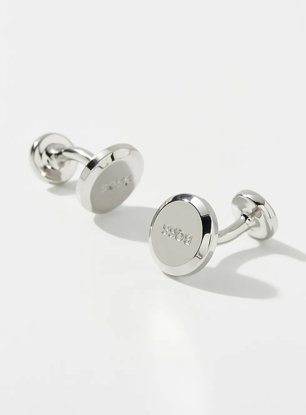 Engraved disc cufflinks