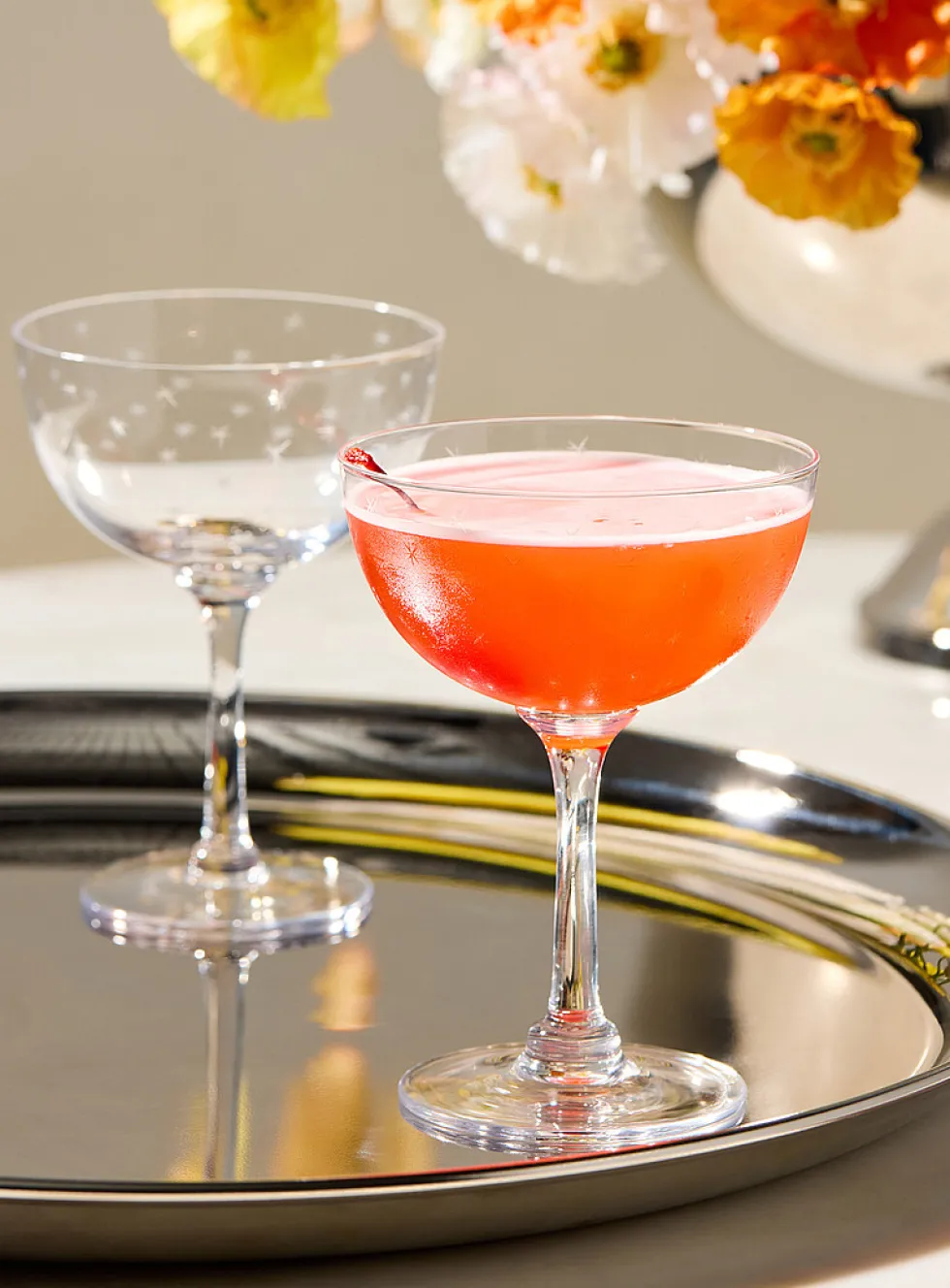 Engraved stars champagne glasses