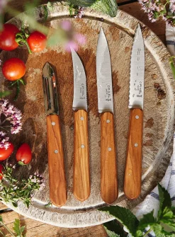 Essentials olive wood box set