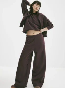 Extra-wide fleece pant