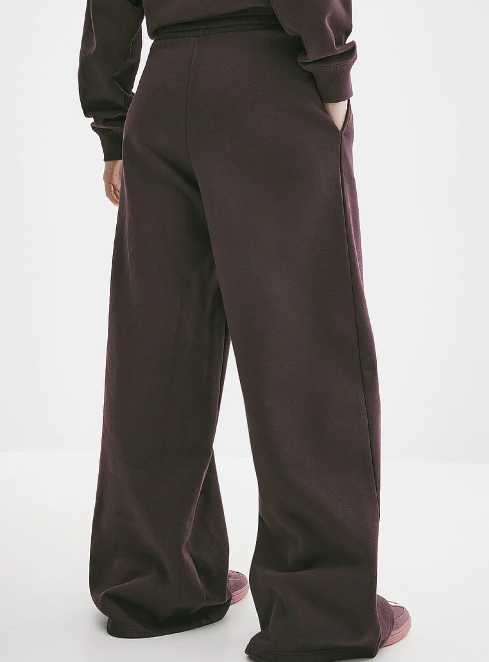 Extra-wide fleece pant