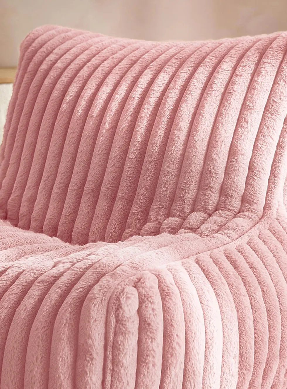 Faux-fur wide stripes chair