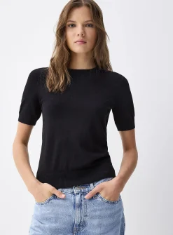 Fine-knit short-sleeve sweater