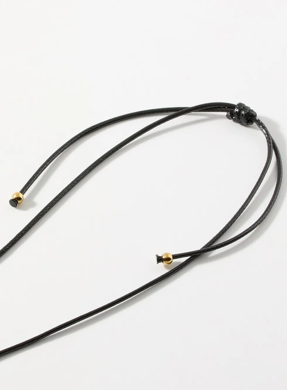 Flat metallic medallion rope necklace