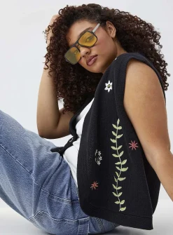 Floral knit vest