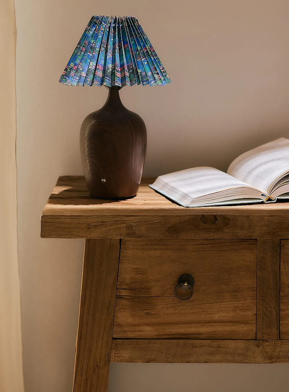 Floral lampshade rechargeable touch table lamp