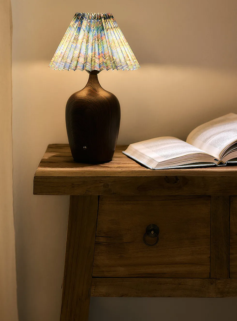 Floral lampshade rechargeable touch table lamp