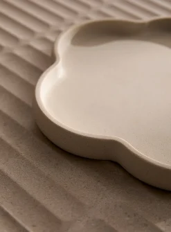 Floral silhouette tray