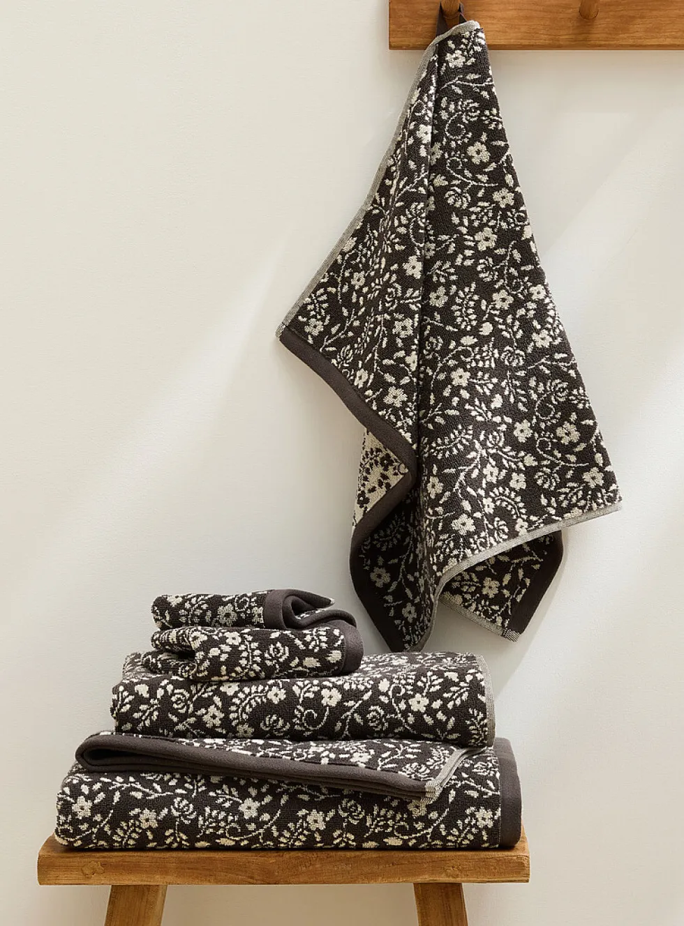Floral tapestry organic cotton reversible towels