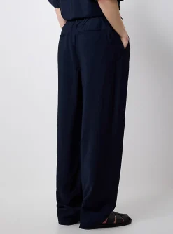 Fluid crinkled fabric pant