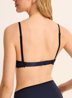 Front closure lace plunge bra