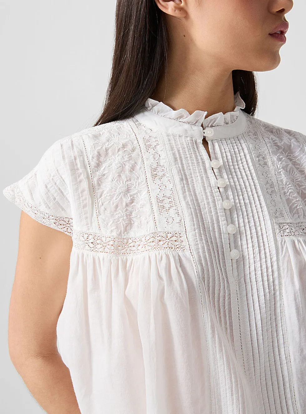 Ganu button-loop fastening embroidered cotton blouse