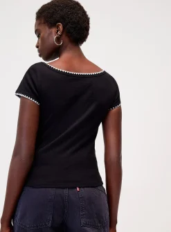 Geo edge boat collar T-shirt
