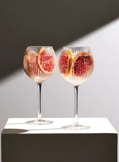 Grooved wine glasses