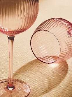 Grooved wine glasses