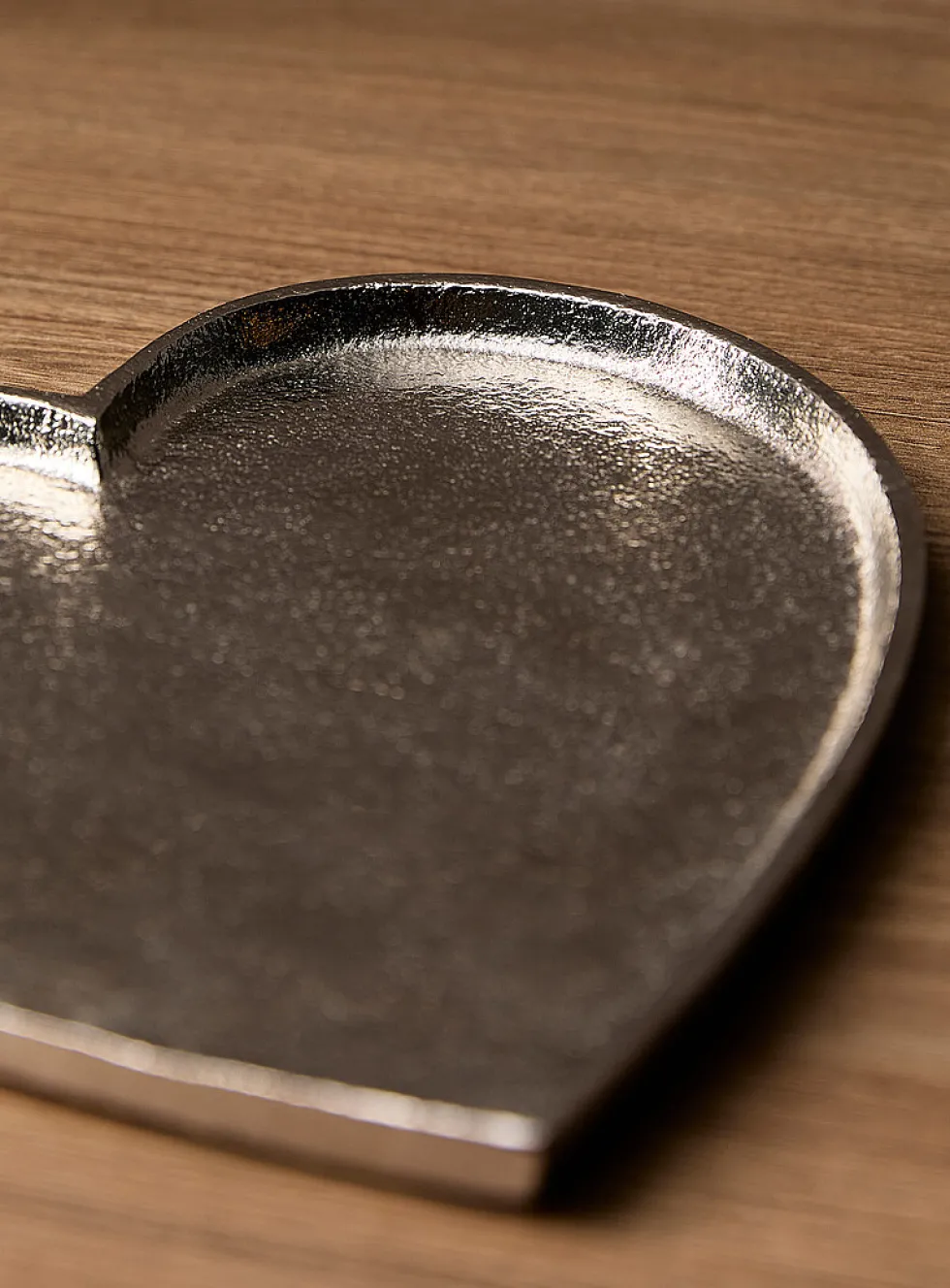 Heart-shaped textured metal tray