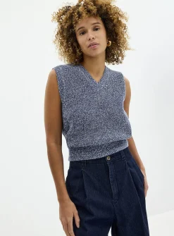 Heathered knit V-neck sweater vest