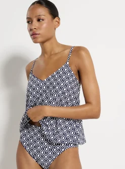 Hexagonal mosaic fluid tankini