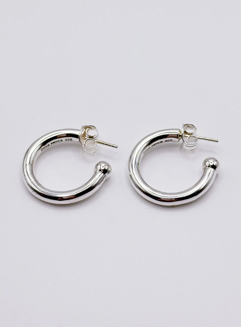 Insolent hoops