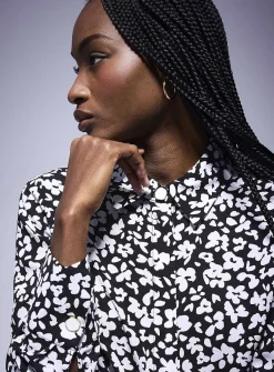 Jewel-button printed fluid blouse