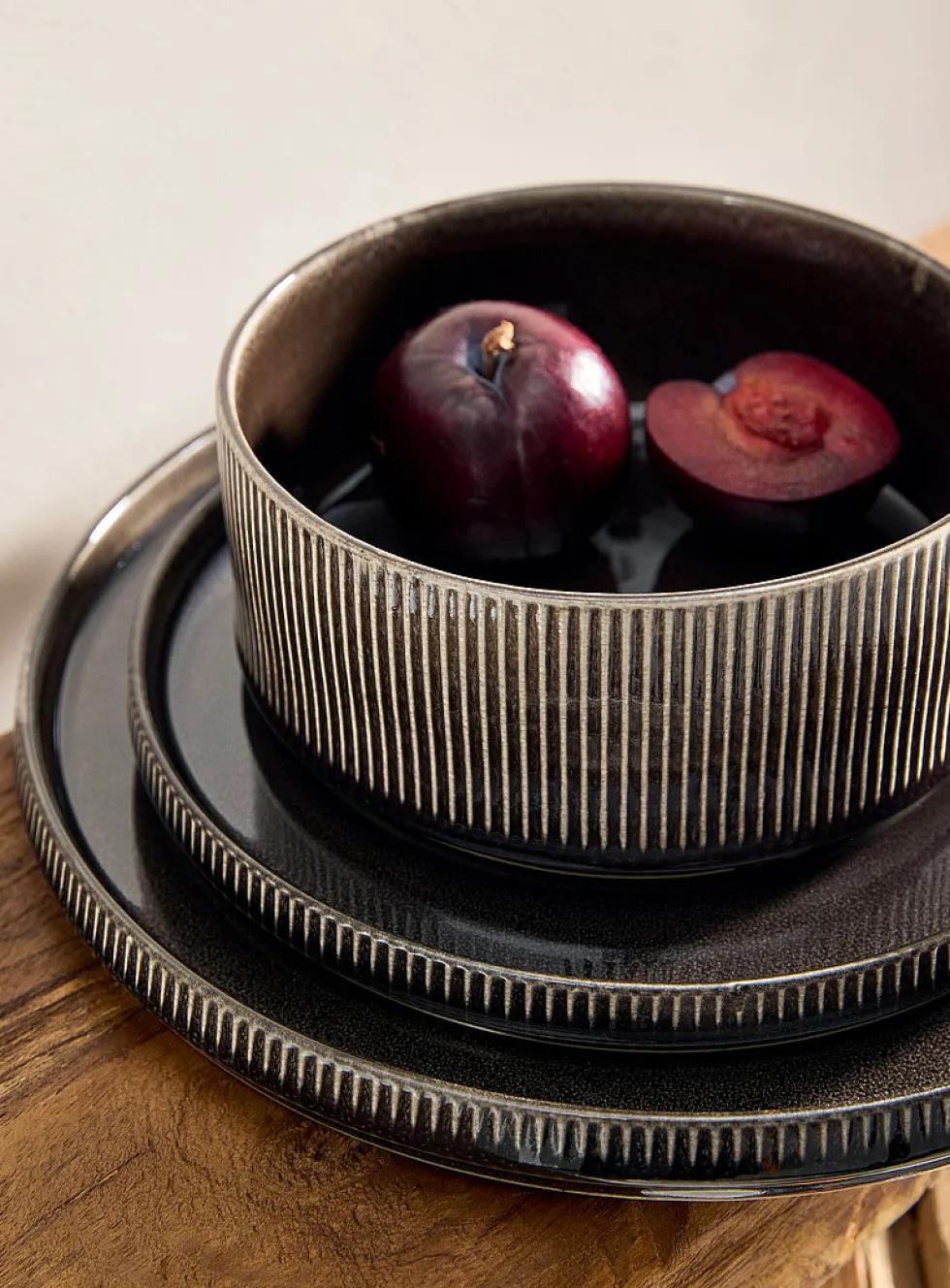 Large modern grooved plate
