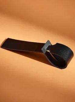 Leather luggage tag