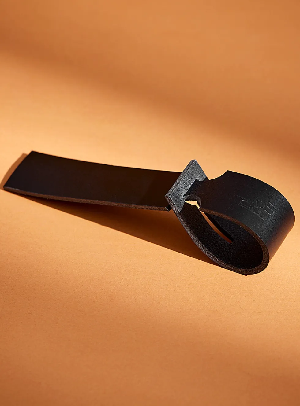 Leather luggage tag